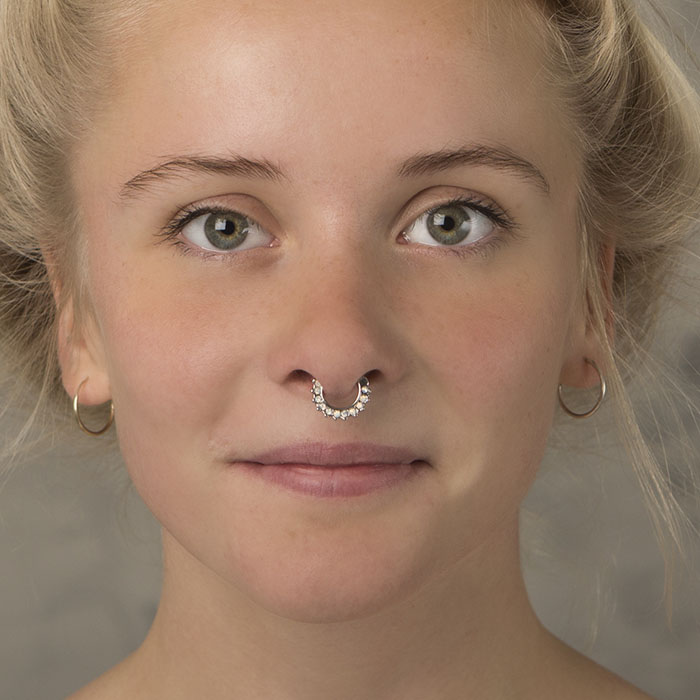 Piercing para el septum con piedras opalitas incrustadas
